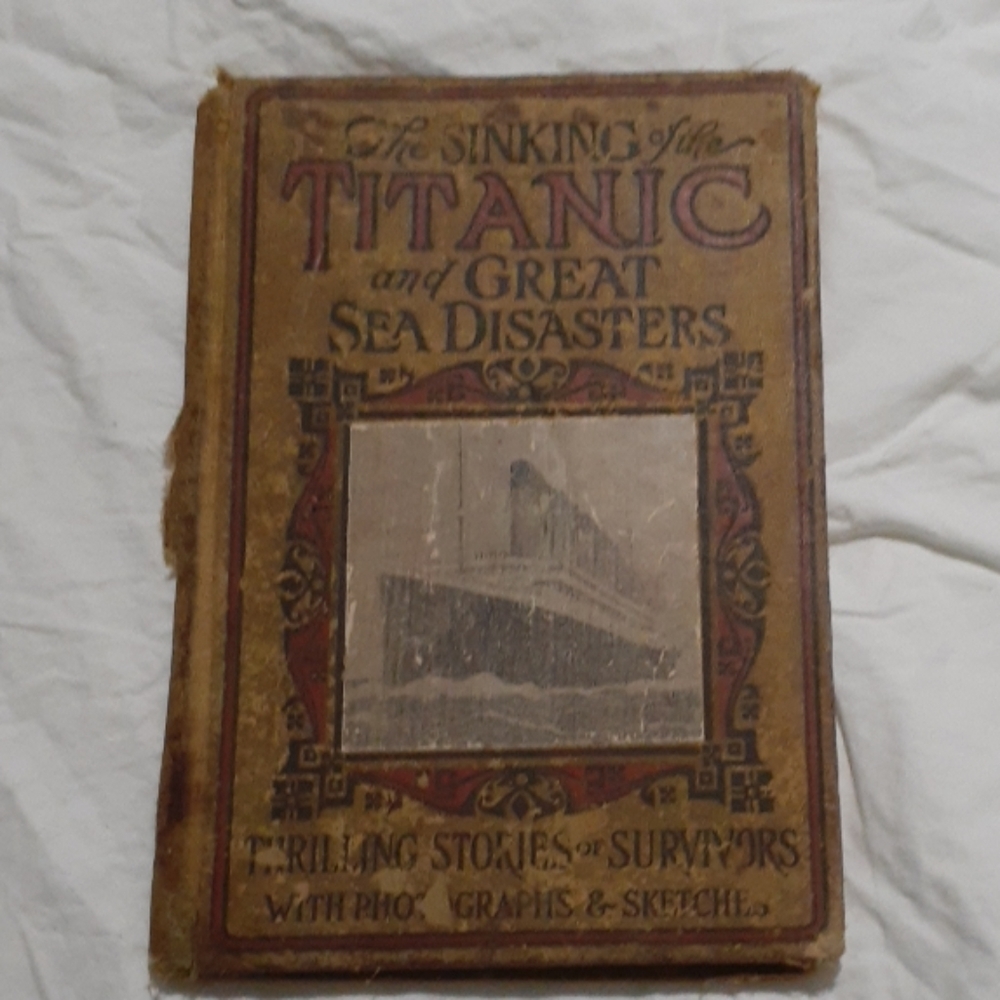 Original The sinking o ffg the Titanic